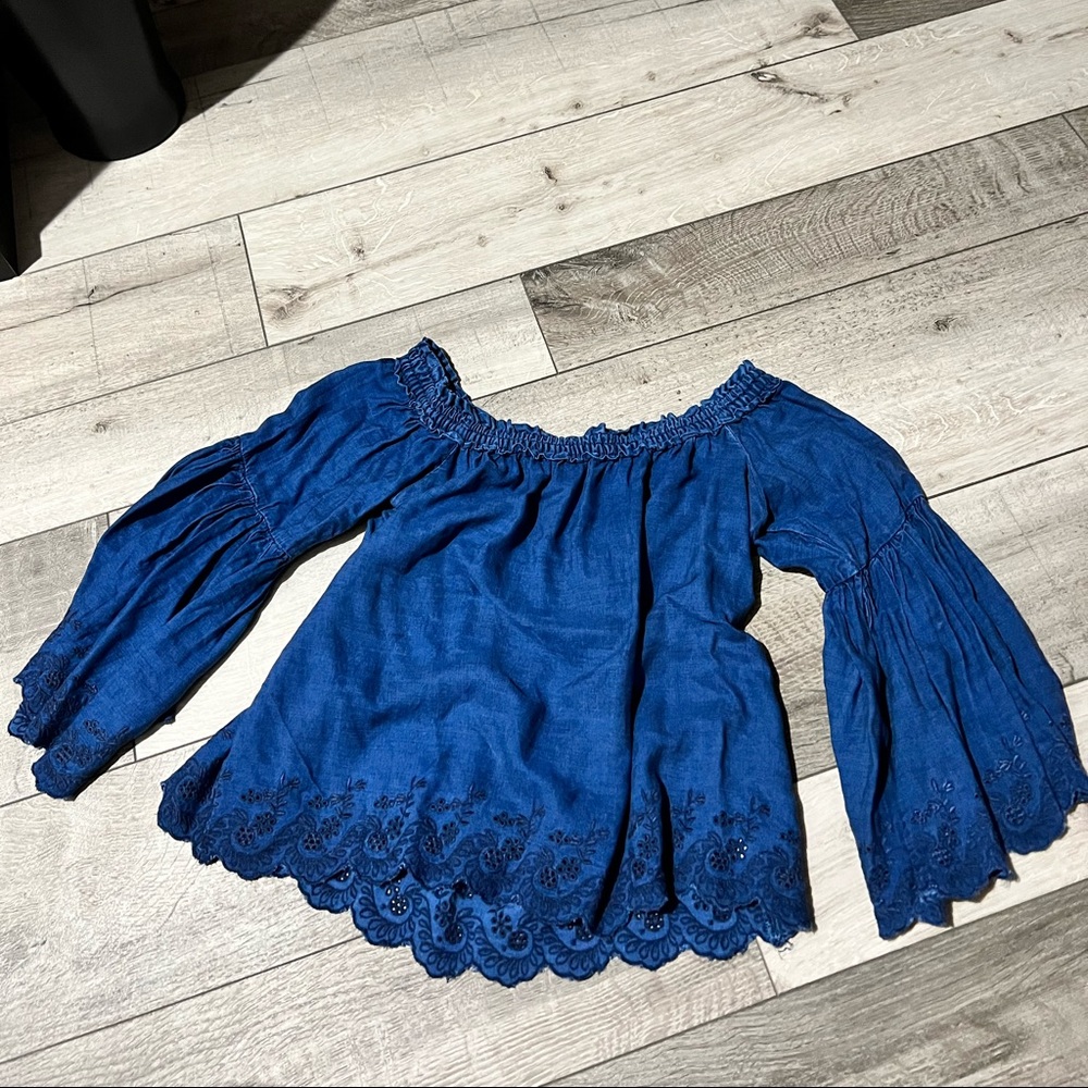 Off the shoulder 3/4 sleeve blue top
